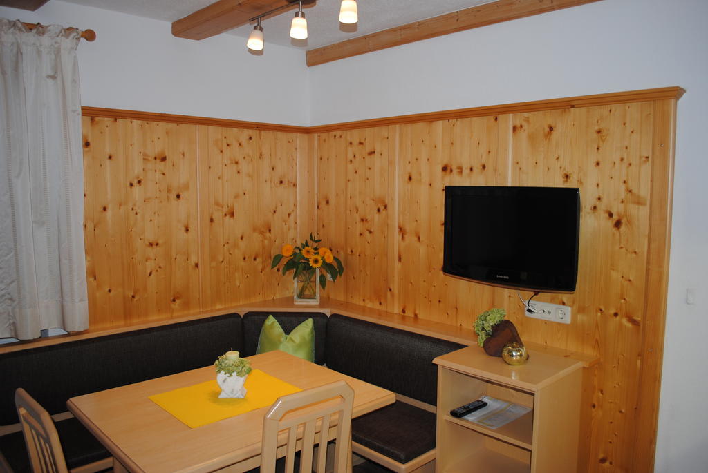 Apartament Haus Untergand St. Anton am Arlberg Pokój zdjęcie